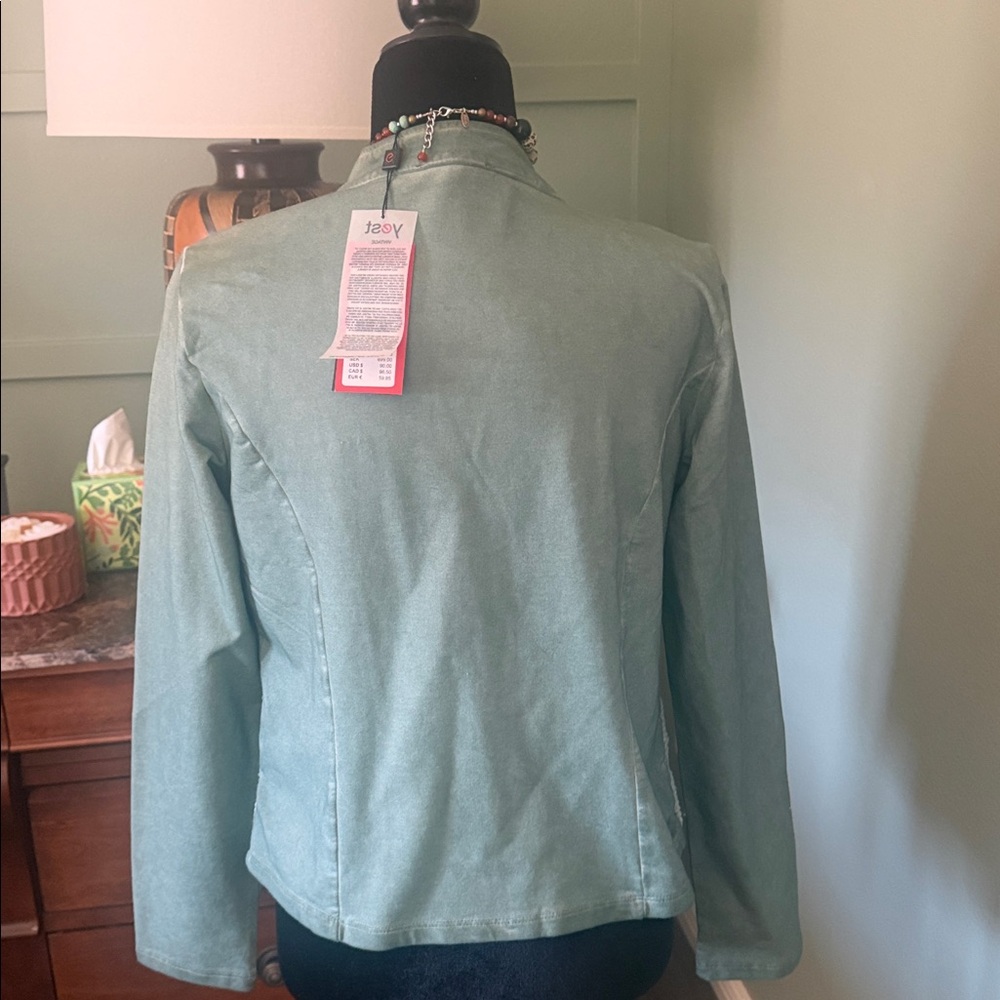 Chic Women's Mint Blazer with Lace Accents (NWT) - Picture 4 of 4